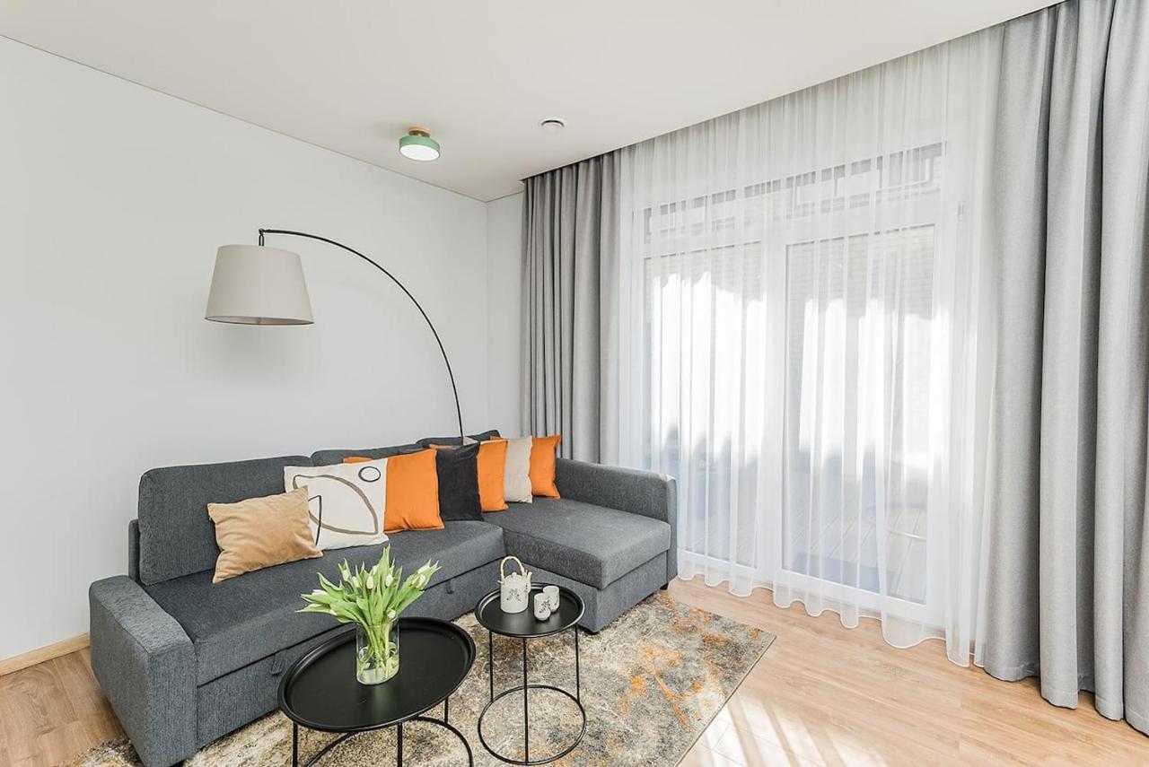 Lovely Apartment With Private Terrace By Urban Rent Kaunas Eksteriør bilde