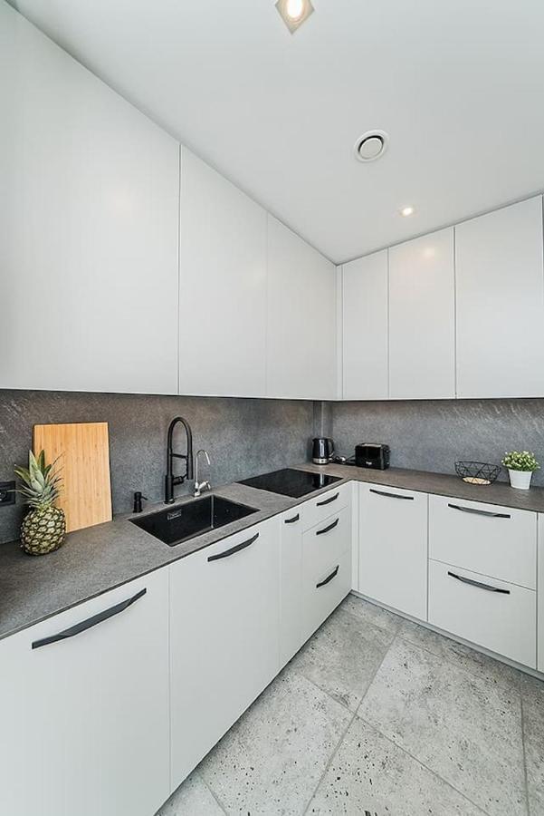 Lovely Apartment With Private Terrace By Urban Rent Kaunas Eksteriør bilde