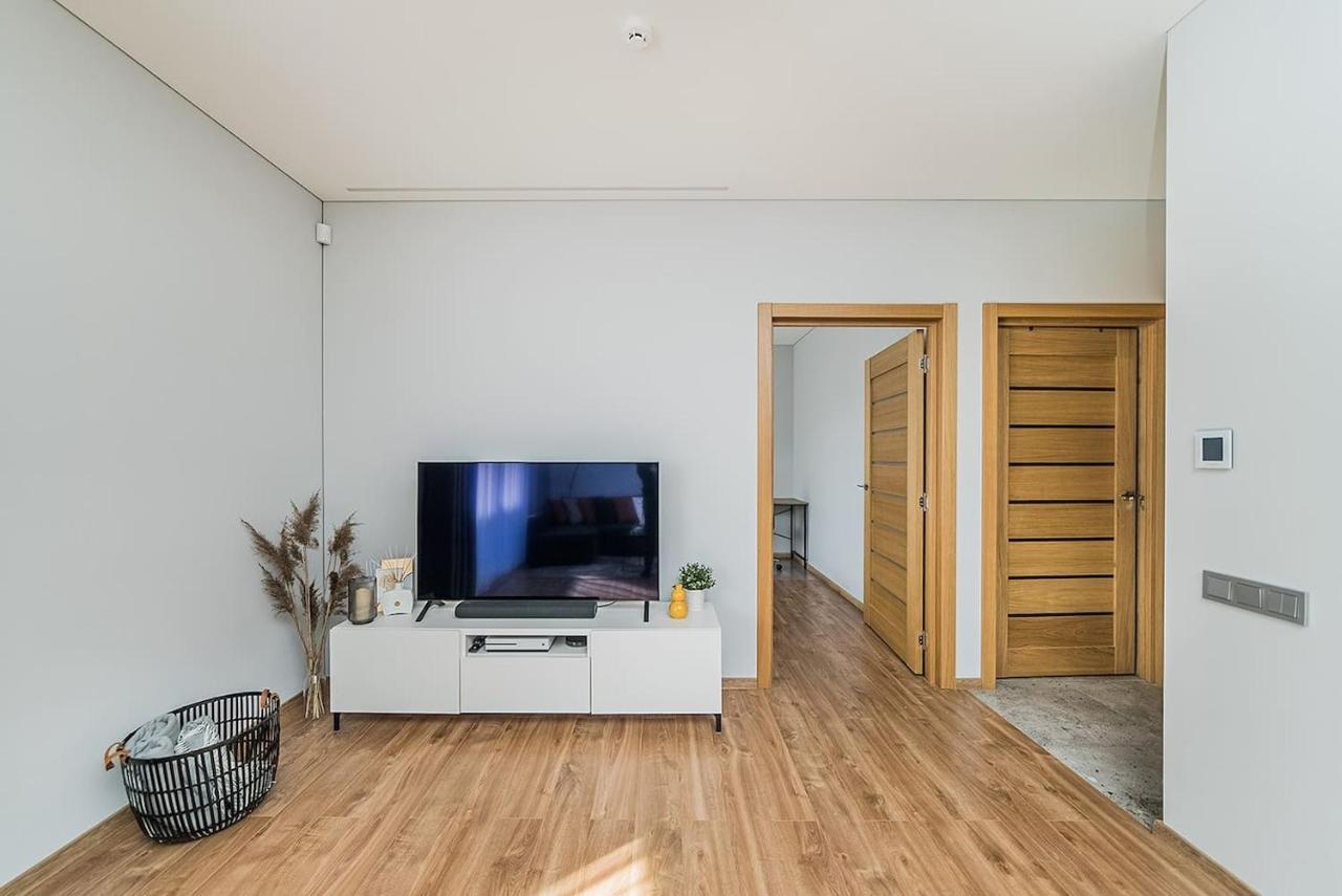 Lovely Apartment With Private Terrace By Urban Rent Kaunas Eksteriør bilde